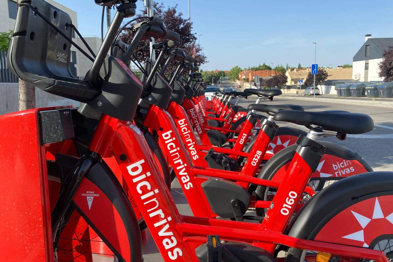 BicinRivas en la puerta del CEIPSO La Luna
