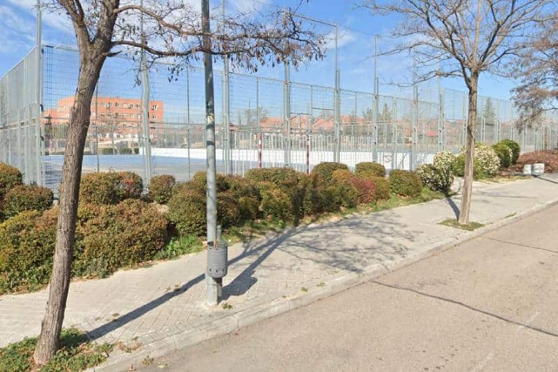 Pistas polideportivas de cuyo uso se quejan los vecinos de la calle Ana María Matute con Jorge Guillén