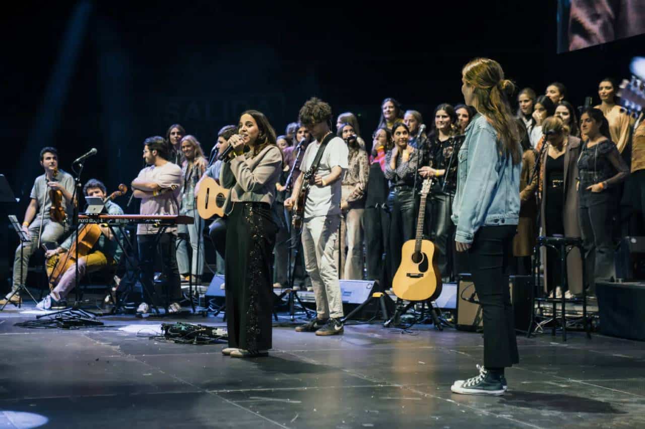 Concierto de hakuna Group