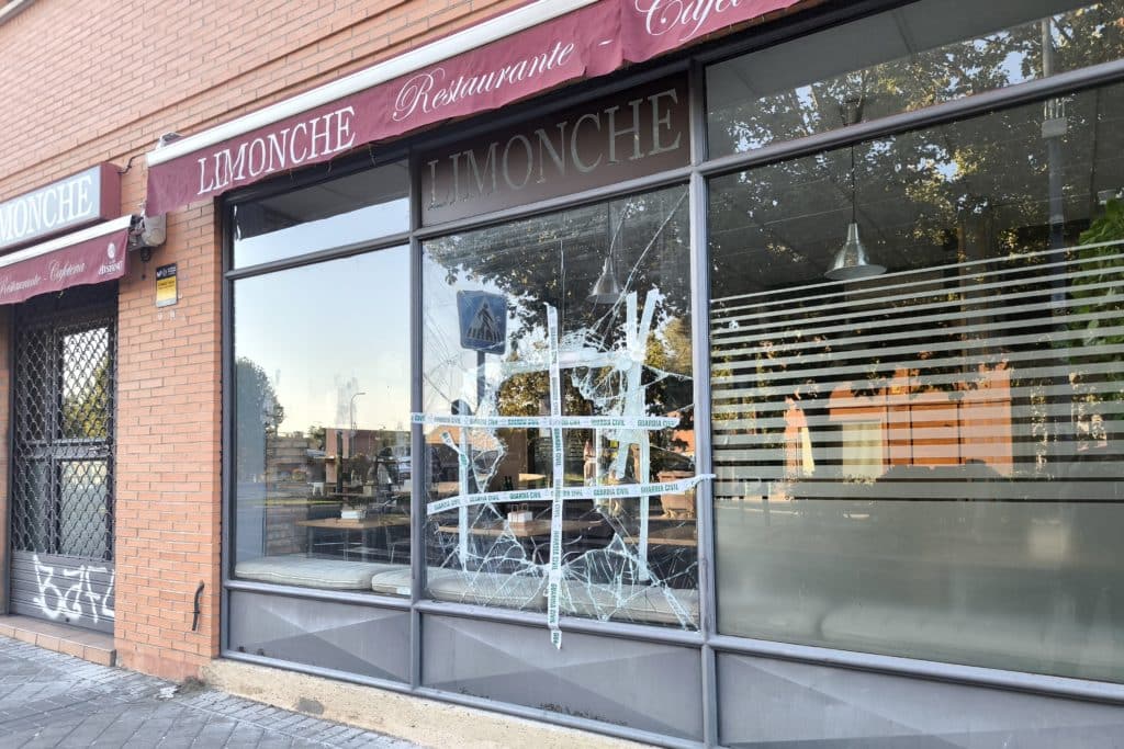 Cristales rotos en el Limonche tras sufrir su octavo robo en un año (foto: Diario de Rivas)