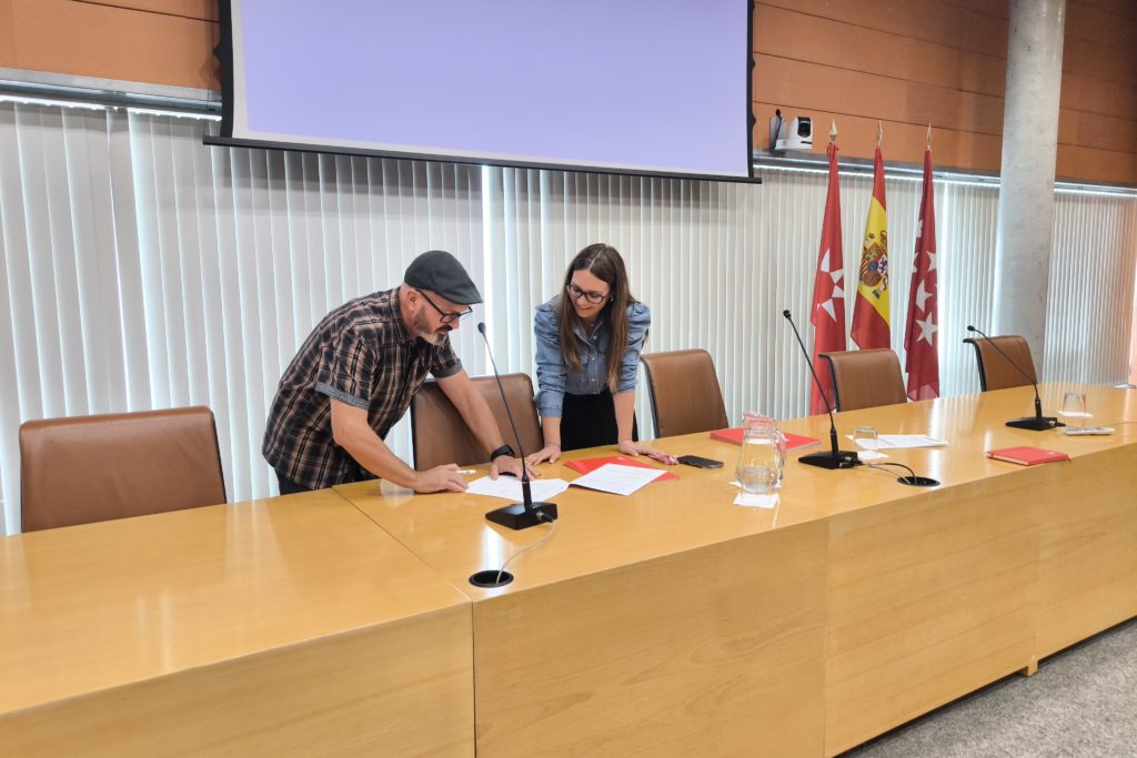 Firma del convenio con XXI Solidario (foto: Diario de Rivas)