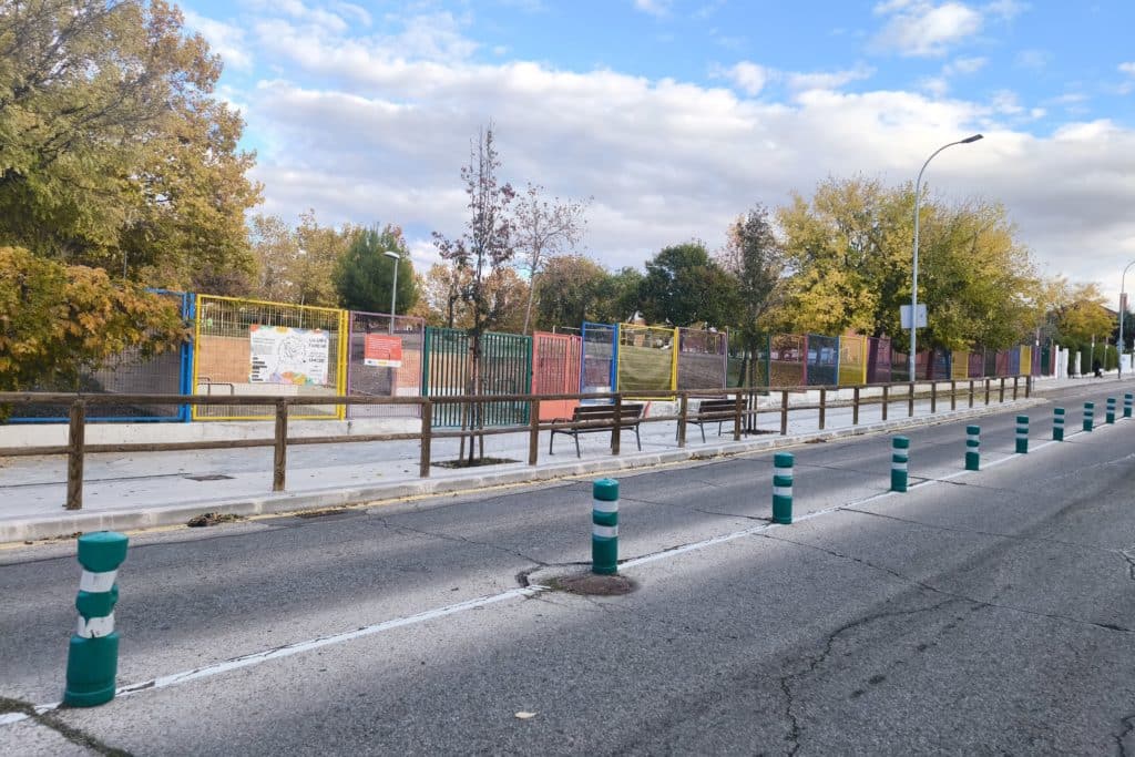 Entrada al colegio Rafael Alberti por la calle San Sebastián (foto: Diario de Rivas)