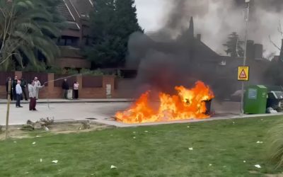 Arde un contenedor junto al centro comercial Zoco de Rivas