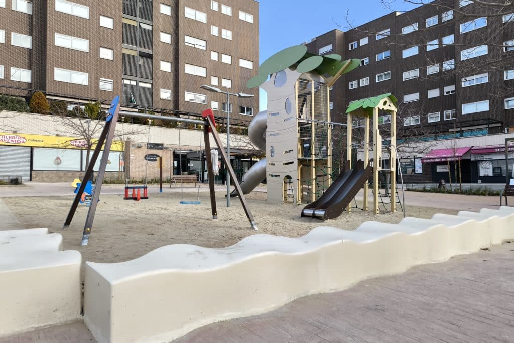 Juegos infantiles y de agua: así es el nuevo parque de la plaza ...