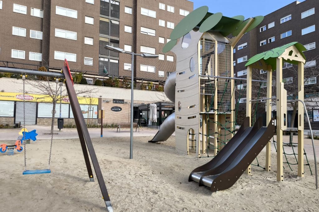 Juegos infantiles y de agua: así es el nuevo parque de la plaza ...