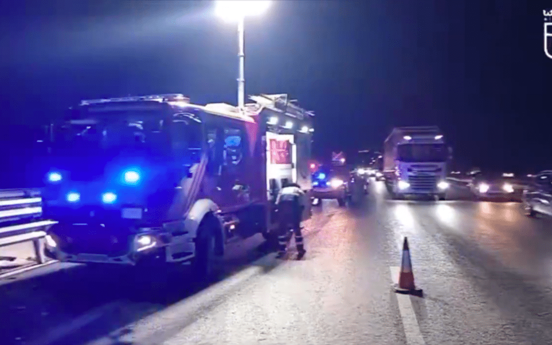 Un herido grave tras la colisión de un camión contra un trailer en la M-50