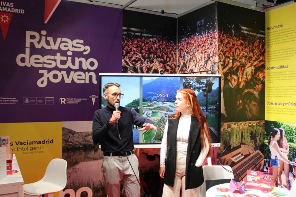 Elena Herráiz y Víctor Gata, creadores de contenido de la cuenta Viajero Extranjero (foto: Diario de Rivas)