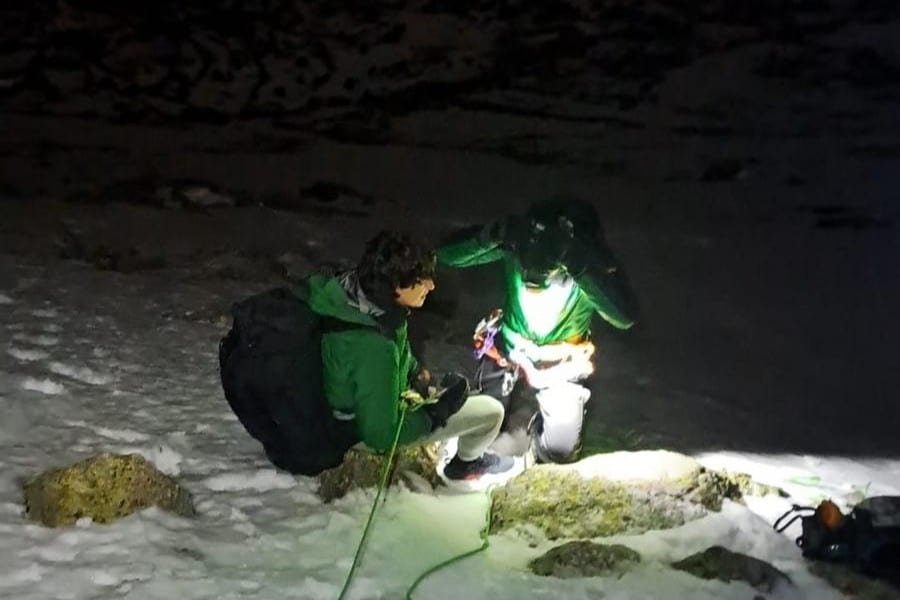 Rescatada en el pico Dos Hermanas una pareja de Rivas que quedó atrapada por la nieve