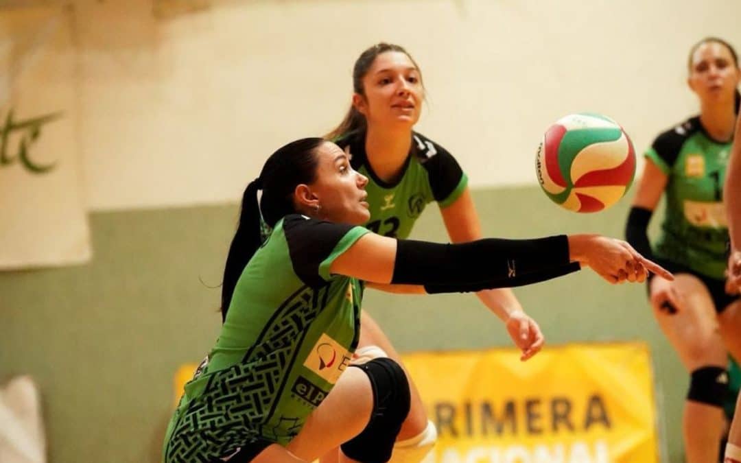 El senior femenino de la AD Voleibol Rivas busca el ascenso a Superliga 2: «Nunca habíamos tenido tantos equipos de cantera empujando, es nuestro mejor momento»