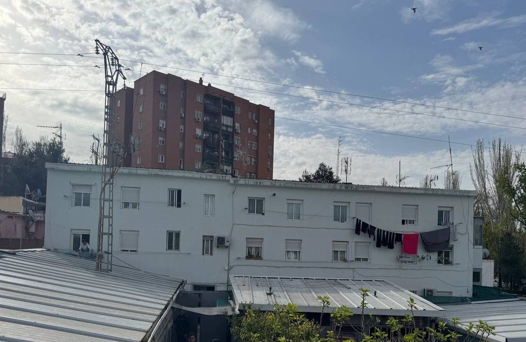 Precintado un ‘hotel’ clandestino en Cañada Real que cobraba hasta 500 euros a familias vulnerables por vivir en infraviviendas