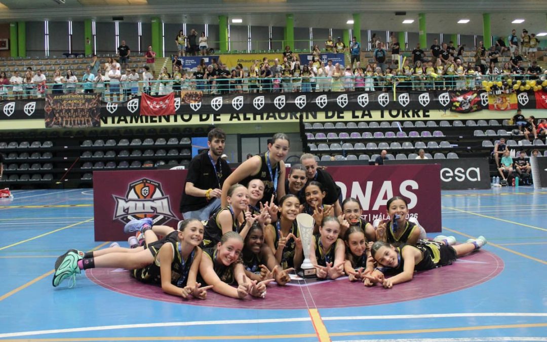Las chicas del alevín de Uros de Rivas se proclaman campeonas de España